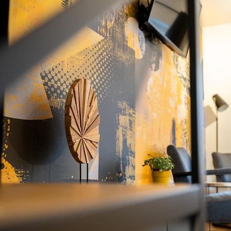 Ardenne Bnb Gite Urbain Avec Terrasse Marche-en-Famenne Bagian luar foto