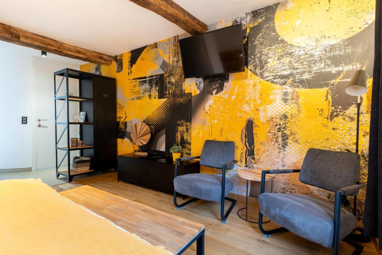 Ardenne Bnb Gite Urbain Avec Terrasse Marche-en-Famenne Bagian luar foto