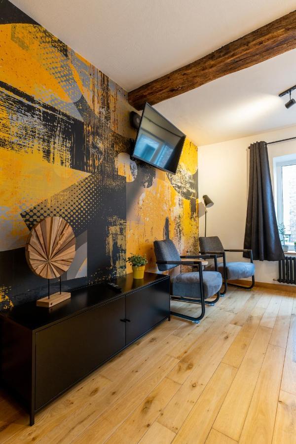 Ardenne Bnb Gite Urbain Avec Terrasse Marche-en-Famenne Bagian luar foto